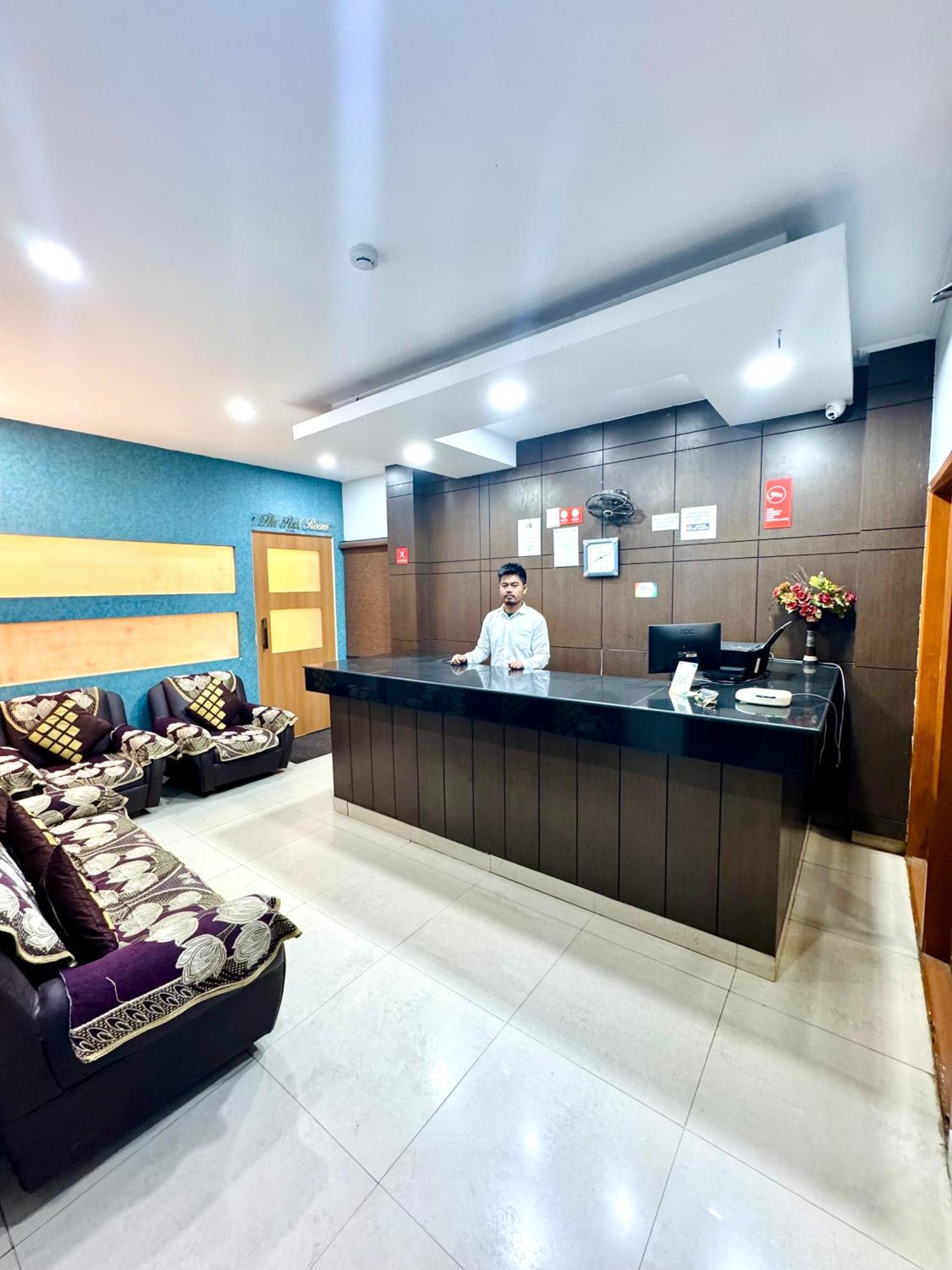 Hotel B K R Гувахати Экстерьер фото